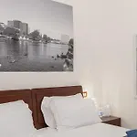 Eroom42 Guest House