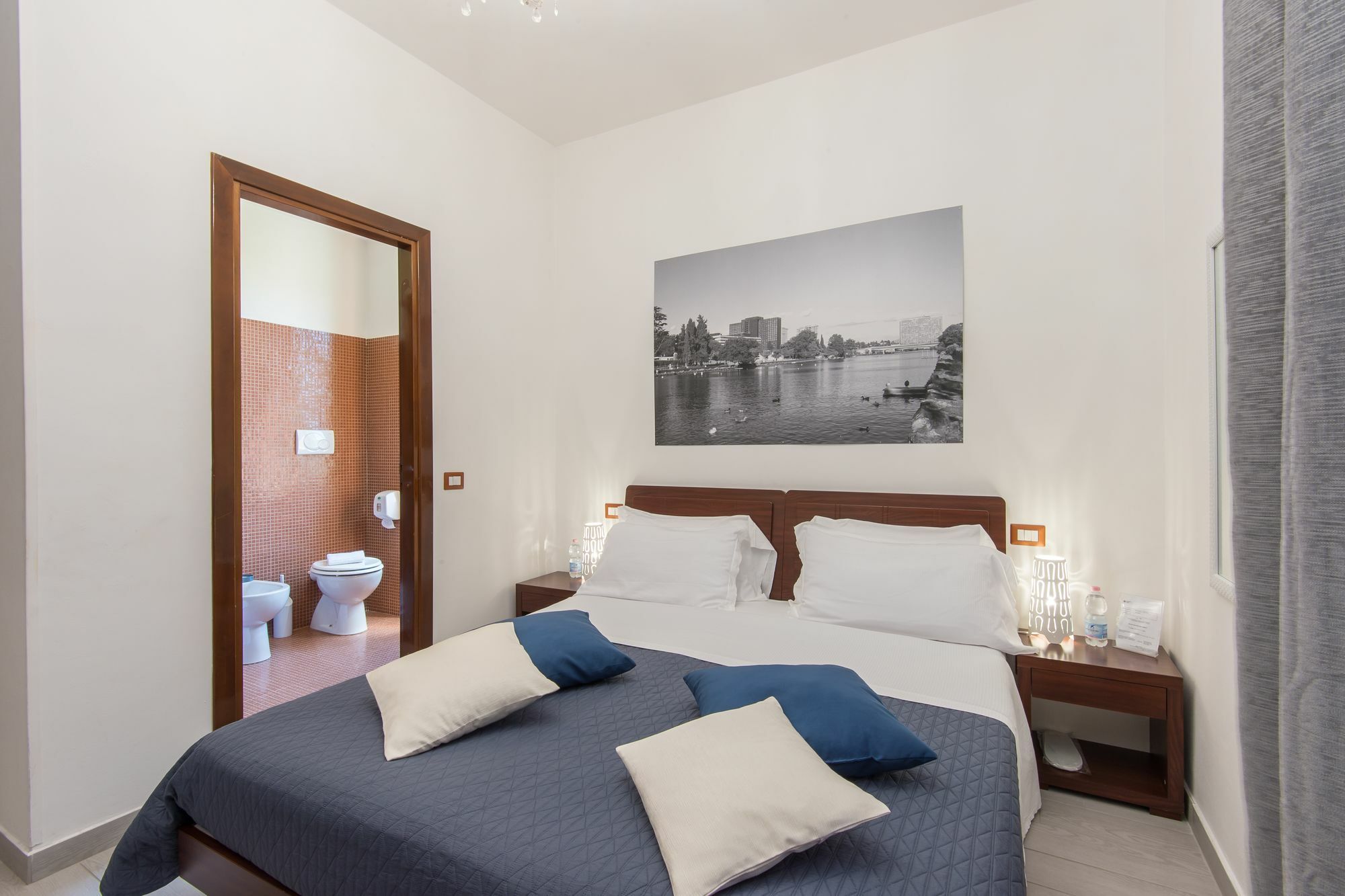 Eroom42 3* Roma